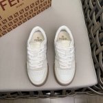 Fend* Match情侣款低帮运动鞋｜鞋舌带复古标签｜侧面饰有ff图案缝线｜鞋底fend*字样压纹｜进口牛皮内里｜Tpu环保防滑大底 Size：女35-39