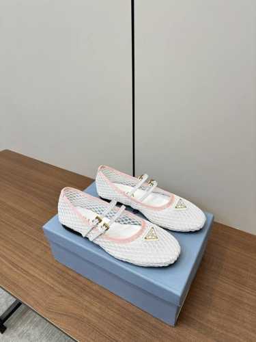 Prada 25Ss 普拉达早春新品网布玛丽珍单鞋 芭蕾舞鞋 P300 超级爆系列爆品，各大网红明星乔欣，程潇，同款圆头三角扣 玛丽珍单鞋 ！ 时髦百搭Nice