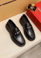 商品商标：Ferragamo 菲拉格慕 休闲皮鞋 正码码数: 38-44 45.46订制 商品材料：精选 进口小牛皮压花鞋面+经典五金扣，进口水染牛皮内里。强烈