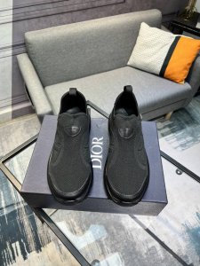 Dior 迪奥 男鞋高端品牌 最新力作：牛皮+进口飞织面料，原版包头橡胶大底 柔软舒适，让行走更加便捷舒适！尺码:38-44 45可定制