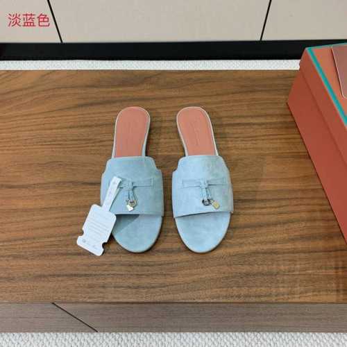 Loro Piana 羊京平底拖鞋。鞋面羊京，羊皮内里及垫脚。真皮中底，真皮包跟。进口真皮大底。码数：34-42 34、40、41、42定制不退换 批：