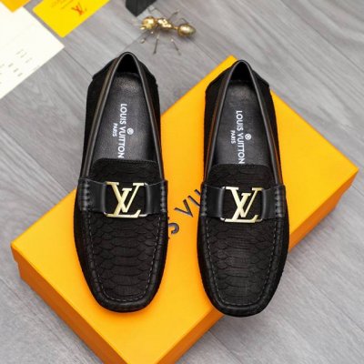 商品商标：Louis Vuitton 路易威登 休闲套脚鞋 正码码数: 38-44 商品材料：精选 反绒蛇纹牛皮鞋面 牛皮内里 橡胶大底