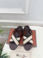loro piana 乐悠翩雅 代购级别2025春夏新品 Leo平底露趾交叉凉鞋 lp是意大利顶级奢侈品牌 低调奢华 设计都是一贯纯色系 简单 细节巧妙 清新脱