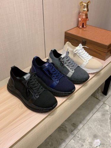 新款: 厂价 Boss* 最新爆款休闲鞋，顶端品牌奢侈～代购，顶级～质量。鞋面選用进口透气牛皮搭配飞织材质透气羊皮垫脚 精细做工。原版个性时尚柔软橡膠耐磨防滑大