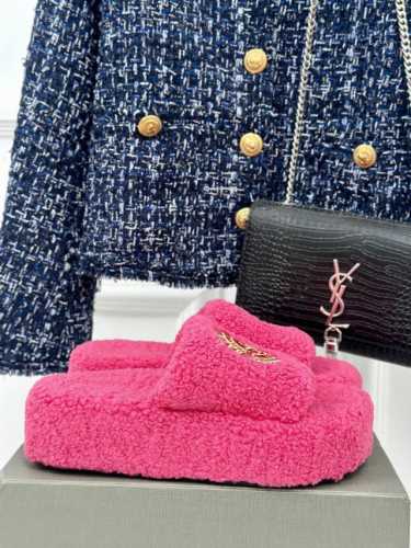 厂价 Balenciaga｜巴黎世家24S新品字母刺绣泰厚底迪毛毛拖鞋 独家正确版本、原版开发、时尚圈内各大网红明星又在拼命种草的款式。火爆整个ins！又是一个