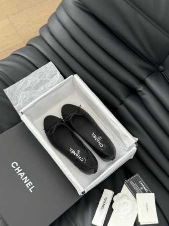 顶级品质 出厂价 Chane*｜小香万年经典拼色蝴蝶结芭蕾鞋 永恒的经典 名媛气质十足 香奶奶事时尚界当仁不让的领头人物 想必看到它的样子已经再熟悉不过了 我对 - 点击图像关闭