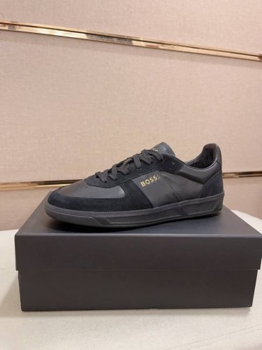 工厂P价 Boss 最新休闲男鞋，欢迎1:1对比，爆单款Boss香港专柜休闲鞋，专柜品质，支持验货，优质做工，鞋面采用意大利进口胎牛皮 羊皮内里，原版时尚运动大
