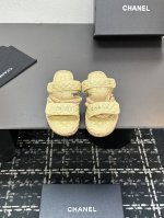 拖鞋 chanel香奈儿编织麻绳软木底台彩色糖果色拖鞋 经典菱格纹搭配个性麻绳带 Chanel 标识彰显奢华 多款亮色可选 无论是搭配裙装还是裤装 都能轻松提升
