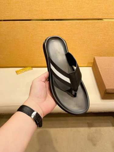 工厂价 巴莉bally男鞋高端品牌 官网1:1最新力作：原版开模定制，面料釆用进口原版材料制作，升级版大底，更轻便，防滑。市场顶级品质，简单不失品味，潮人必备，