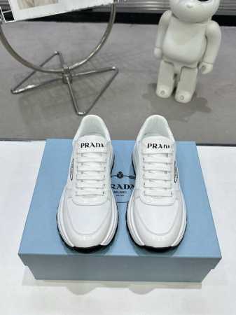 出厂价 ，Prada 224 普拉达新品，实力来袭！众多网红同款，时髦百搭Nice单品，意大利专柜代购原版鞋开发，1比1照足原味复刻。今年的主题就是不被定义 通 - 点击图像关闭
