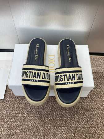 dior 迪奥 2025春夏新款 Ivieta Dway 果冻色厚底拼色女拖鞋 cd字母Logo立体刺绣草编坡跟圆头露趾拖鞋 鞋面 进口酒椰草 进口电绣高温水溶 - 点击图像关闭
