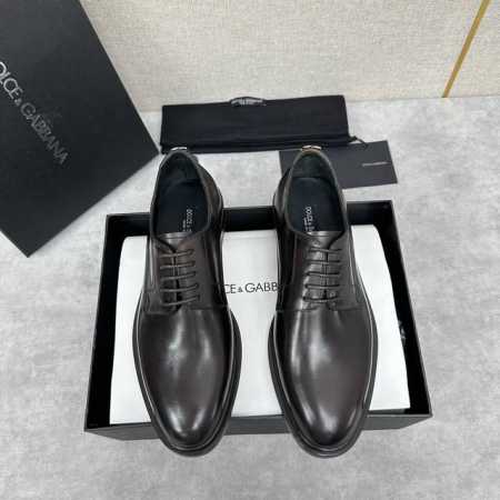 d&G Michelangelo 系列德比鞋，简约配饰，甄选小牛皮 开边珠精制而成。内里水染牛皮里 亲肤细腻 牛皮垫脚 后跟饰Dg品牌Logo标识 ，鞋面手工缝 - 点击图像关闭