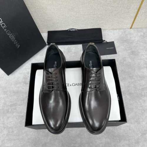d&G Michelangelo 系列德比鞋，简约配饰，甄选小牛皮 开边珠精制而成。内里水染牛皮里 亲肤细腻 牛皮垫脚 后跟饰Dg品牌Logo标识 ，鞋面手工缝