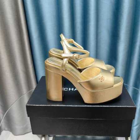 Chane*｜小香24P春夏新品 双c防水台粗跟凉鞋 个性时尚潮流 必入款 上脚不仅显腿细 而且显腿长 鞋面采用进口小牛皮 内里采用丝绸羊皮 原版开模防滑大底 - 点击图像关闭