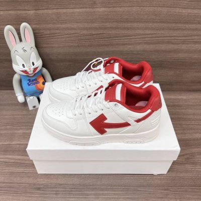 顶级版本Off-White Out Of Office 低帮滑板鞋情侣款白红。 Off-White箭头符号、Ziptie 标签、1Ogo印花等经典元素皆在此呈现