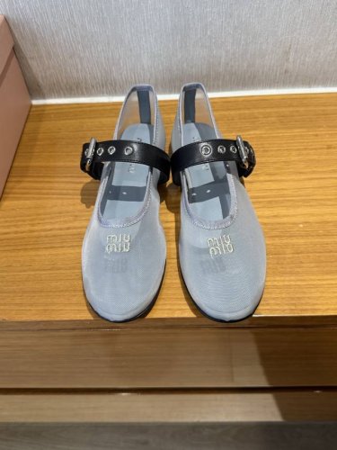 顶级品质 Miumiu Ss25 New Arrival～ Miu家春夏新款网纱芭蕾舞鞋 舒适透气 好穿又好看～小公主气质拉满！ 鞋面网纱+纯皮带扣 羊皮垫脚