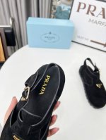 PRADA 25ss普拉达经典三角标乐福鞋系列 简约极致 size：35-42 工厂价