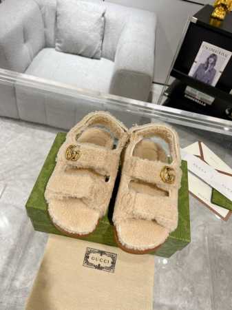 Gucci 女士双G羔毛凉鞋、拉腿增高神器 yp一比一还原，所有细节 材质 舒适度 全部跟原版一样了 复刻度98%。米色美利奴羊毛 橡胶底 码数：35-42 4 - 点击图像关闭