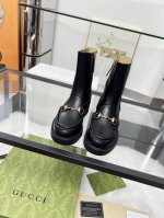 出厂价： 元 2025最新版古琦GUCCI 热卖 非常好搭配内侧拉链设计，方便穿脱‘品牌饰扣 跟高：6cm 面料：牛皮 开边珠 内里 垫脚：杏色牛里 大底PPU