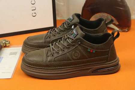 工厂价 高品质 Gucci 古奇新款上市著名奢侈品牌，专柜同步更新，意大利男鞋时尚杂志季刊封面主推款！鞋面采用意大利进口牛皮，透气网布内里。原版防滑橡胶大底，上 - 点击图像关闭