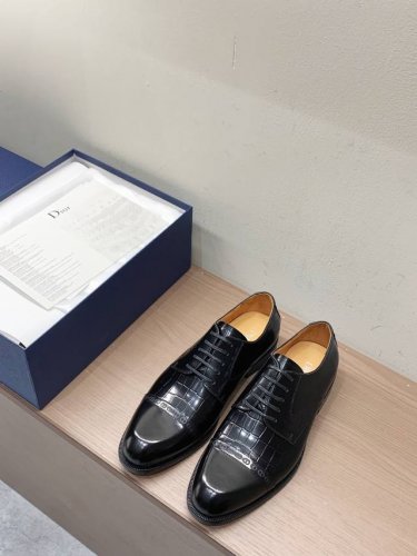 Dior迪奥高端男士精品休闲皮鞋 鞋面精品鳄鱼纹牛皮 水染牛皮内里 进口真皮大底 完美细节无可挑剔 标准码38-44 45定做不退不换 现