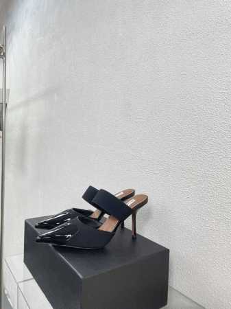 网孔材质 超美 Alaia 来自巴黎 一见倾心 性感黑色弹力布料桃心 爱拉拉还有另外性感的一面 配上不同款式，不同风格都能轻松驾驭，无论牛仔裤，西装裤，还是百褶 - 点击图像关闭