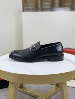 工厂价 Balmain 真皮大底系列 巴尔曼官网新款男士皮底商务休闲皮鞋 原单品质牛货，面采用进口开边珠 漆皮 小牛皮制作，搭配牛皮内里 垫脚，意大利原版进口真