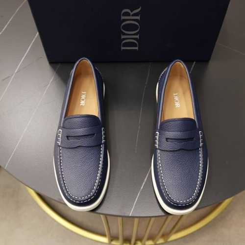 出厂价Pp： 品牌：迪奥Dior 标准码：男码38 44 45可以定做 等级：官网同款 材料：原版牛皮拼接 牛皮内里 原版Tpu耐磨柔软大底 款式类别：休闲运动