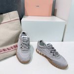 高品质出厂 ！顶级品质 全新升级原版开模 MiuMiu 缪缪 25春夏新款时装饼干鞋阿甘鞋休闲运动鞋！miu最新爆款 前卫大胆的设计！风格融于此款厚底帆布运动鞋