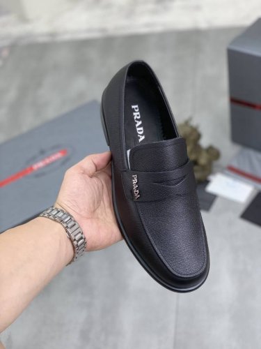 工厂p价p 实价 水染牛里 原单品质prada .普拉达 原单代购 高端商务皮鞋 面料 采用意大利进口小牛皮水染牛里 牛皮里特供原版大底 做工精细 实物_拍摄S