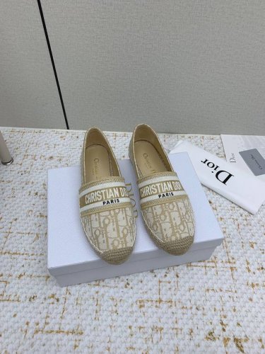 出厂 高版本 Dior Granville草编鞋黑色刺绣 鞋面 以 Christiandior 刺绣网面 工艺 纯手工缝制麻绳大底 内里 进口柔软透气绵羊内里加