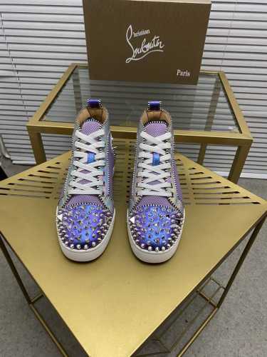 定做款 出厂价 。Christian Louboutin Cl红底鞋 专柜系列，情侣休闲板鞋 独家热款发布活动乳胶垫脚成品大底车线女35-40#男38#-46,