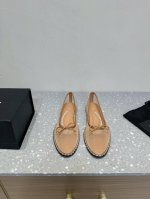 网纱 Alexander Wang 大王新款 圆头柳钉 蝴蝶结单鞋 凹凸感带按摩的鞋垫配上注胶 Logo ，搭配最潮圆头+高弹注塑 女王的绝佳搭配！懒人跳舞鞋的
