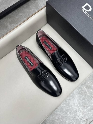 dolce & Gabbana 杜嘉班纳标牌商务小皮鞋，进口开边珠面料，水染小牛皮内里，原版真皮大底，码数：39-44， 38，45，46定做