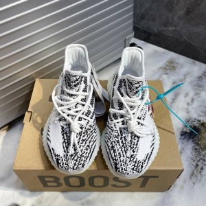 出厂340 白斑马 款号：9654 原厂级 Adidas Yeezy 350 官网同步 德国“Basf”巴斯夫原料，阿迪达斯指定“宜丰”发泡厂原底；2、阿迪达斯
