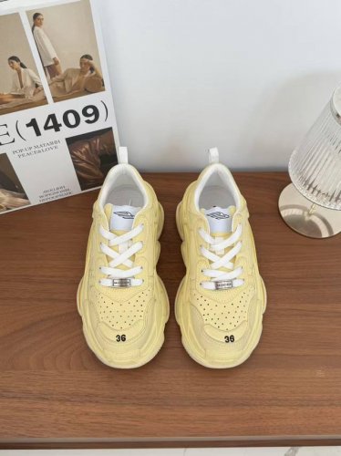 顶级品质 Balenciaga Ss25 New Arrival～ 巴黎世家新款Triple S做旧老爹鞋系列 做旧新款老爹鞋 立体感十足 复杂的三层外底 采用