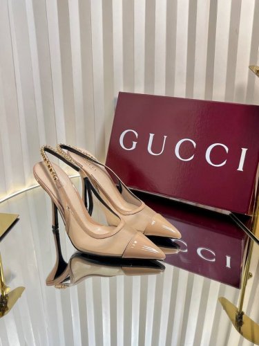 出厂 顶级版本 Gucci古驰女士G女士尖头银质感小字母Logo跟鞋火爆全网100周年秀场大爆款无原版不开发购买原版一比一完美复刻 黑色内里金属链条 面料 进口
