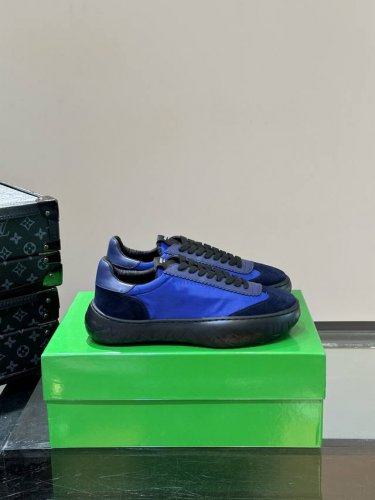 工厂P价 Bv 葆蝶家新款男士德训运动鞋，Sneaker科技尼龙和绒面打造，灵感来自复古篮球鞋，全新演绎经典运动鞋，轻便、舒适、透气的夏季必备单品，鞋底采用经典