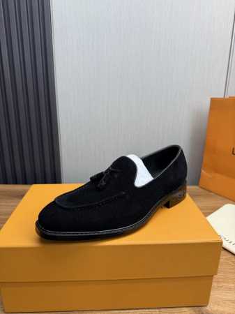 工厂p价 lv. 男士商务休闲皮鞋 顶级牛货.1:1出货奢华尊贵全部采用进口原版品牌皮料 只为打造更为舒适的穿着体验 鞋面 原版磨砂牛皮进口全牛里 原版大底-4 - 点击图像关闭