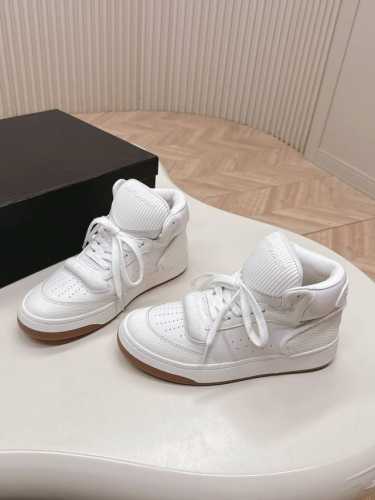 高帮 YSL SAINT LAURENT 圣罗兰 SL61春夏最新爆款休闲系列 SL61运动低帮休闲鞋 圣罗兰 SL61 ，原版购入 一比一复刻 ，新鲜血液注入
