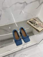 高版本 ‘’ Jacquemus 2025 ss 时髦方头单鞋时髦方头单鞋、品质依旧、区别市面抢出版本、自购原版独立开发、鞋面采用订制羊皮、意大利混种小羊皮垫脚