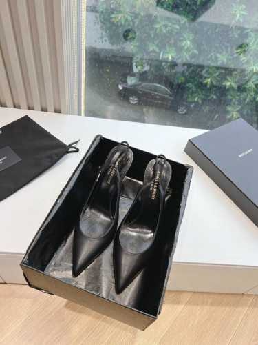 顶级版本 S**nt Laurent YSL 圣罗兰logo跟高跟凉鞋后带完美的露肤度更显得白显瘦，经典时尚百搭款 低调中透露出高雅气质材料采用进口原版牛漆皮做