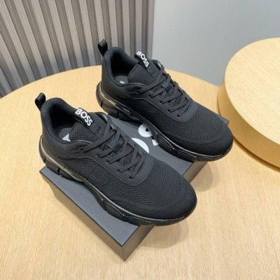 工厂P Boss 新款男仕运动鞋 知名运动品牌新款隆重上市 以奢华高端设计出货 鞋面选用原版透气飞织制成 羊皮垫脚 轻质橡胶大底。轻奢风格，鞋面透气不闷脚，简约