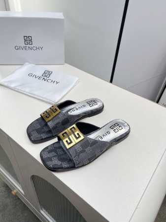 高版本GIVENCHY 纪梵希露趾平底拖鞋出货了，带有品牌标志的金属饰扣与金属质感的银色皮垫搭配，高端大气上档次。鞋面头层牛皮，内里羊皮，35-40码。41-4 - 点击图像关闭