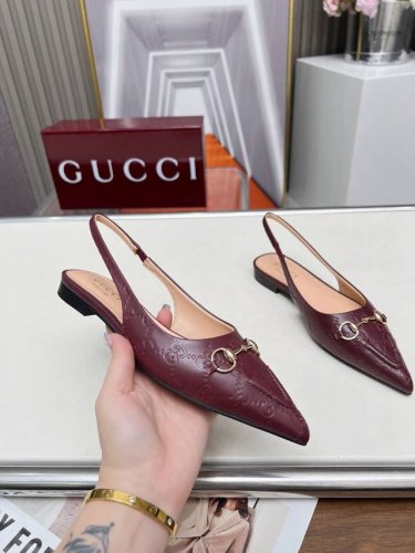 2515一A8GUCCI最新爆款专柜原版鞋开模制作原版五金链条扣大牌明星最爱的奢侈品面料：小牛皮压印双G内里：羊皮跟高10毫米码数：35-41码。42码定做 底