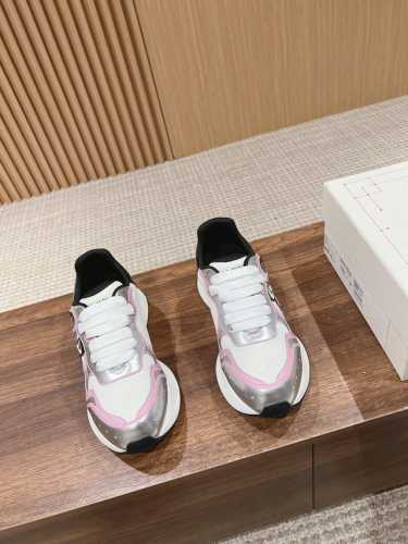520#限女款 # 亚历山大 麦昆 早春Sprint跑鞋，3D立体裁片工艺，最新款式一如既往高端品质，做工细节清爽干净，原版一比一复刻，原版软厚底，设计线条优秀