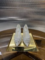 R C 2025S重工Rc水晶珍珠宝石蕾丝高跟鞋婚鞋系列 鞋面：进口网纱蕾丝配珠光羊皮面，纯手工一比一缝钻定制，进口超闪昂贵施华洛水晶钻，上脚华丽Blingbl