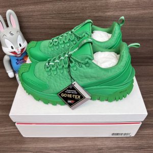 顶级版本Moncler盟可睐Trailgrip网布系带圆头低帮运动休闲鞋绿色。 码数：36-46码 编码: H209 0010M2202833 全套得物包装：毒
