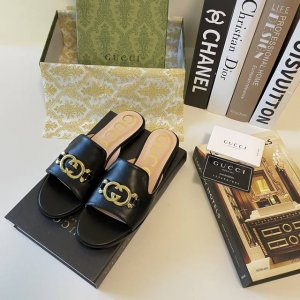 橙子出厂价p gucci 古驰 夏季新款 金属扣饰平底拖鞋 休闲凉拖 码数 35-42