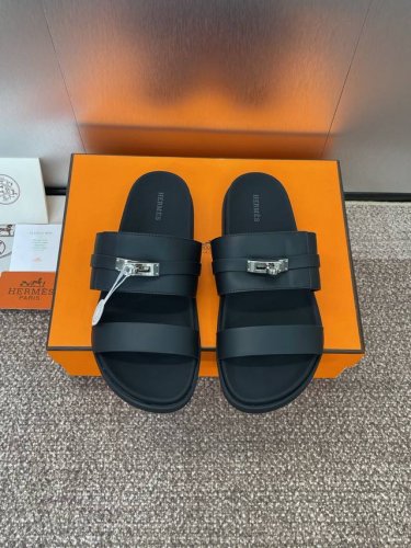 工厂P价 仅男码 爱马仕 Hermes 2025春夏新款 Jackson 男鞋 H家经典Kelly扣厚底拼色圆头露趾懒人沙滩凉拖鞋 材质：进口羊猄皮 小牛皮+水